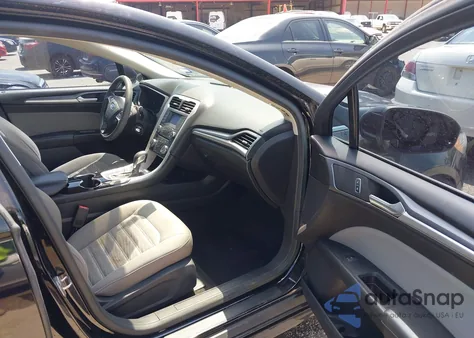 2016 Ford Fusion S z USA, uszkodzony, nr VIN 3FA6P0G71GR156511